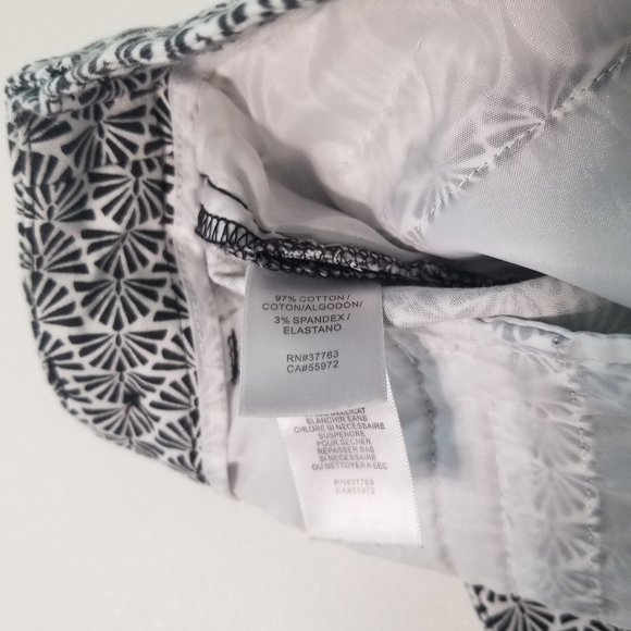 🕶️ Laundry size 6 shorts - Picture 7 of 7